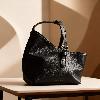 iseigur Black Pebbled Calfskin Shoulder Bag, Niche High-End Women's Bag